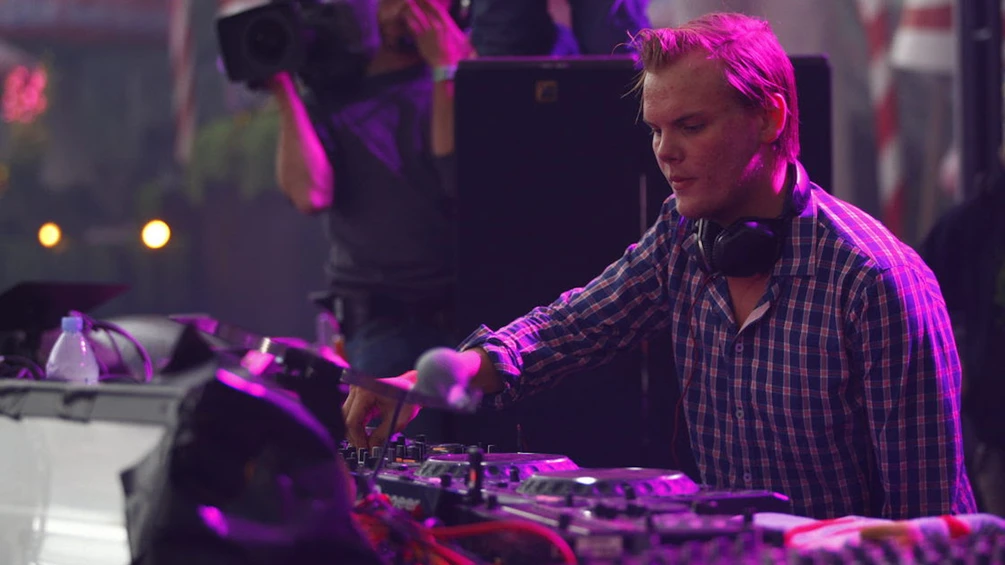 Pubblicato il set completo di Avicii a Tomorrowland 2011 per i 15 anni di “Levels”